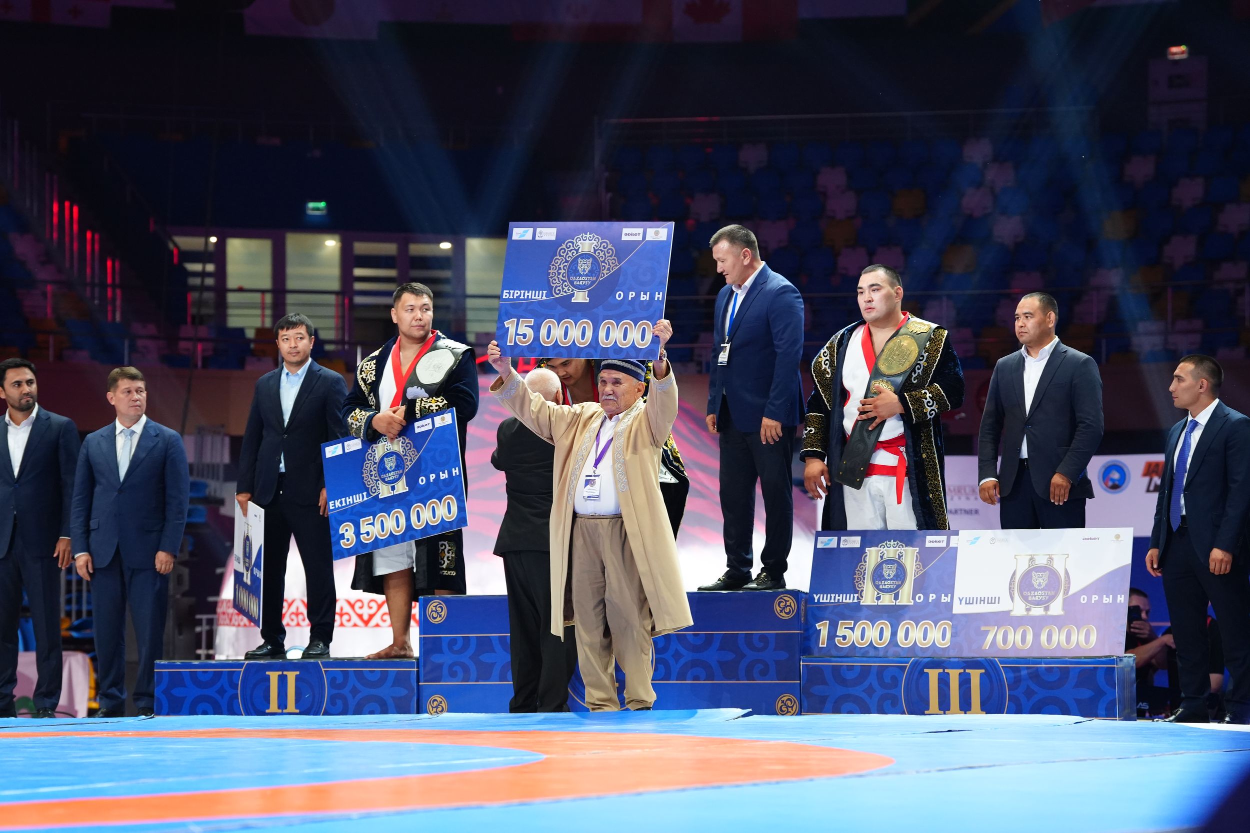 Пьедестал Qazaqstan Barysy 2026. Вручение призов.